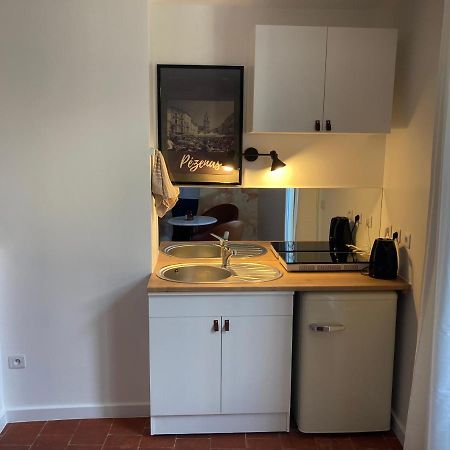 Charmant Studio Centre Historique Apartment Pezenas Bagian luar foto